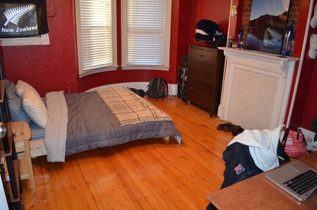 Building Photo - 18 Warwick St