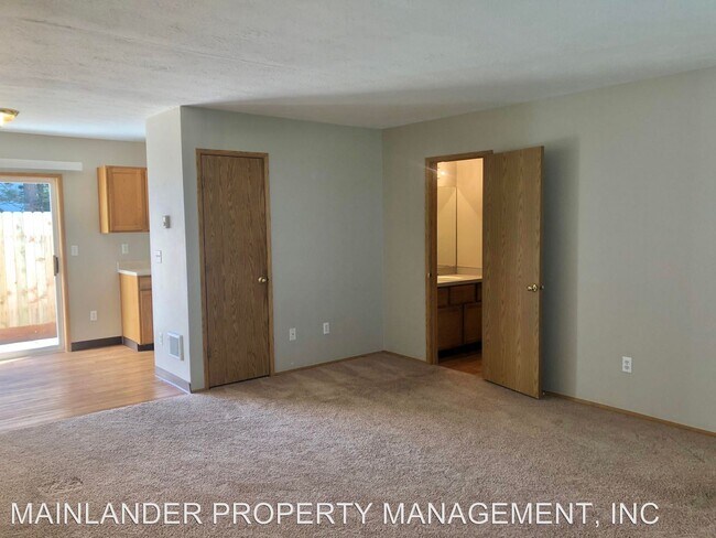 Foto del edificio - 14006-14010 SE Division St