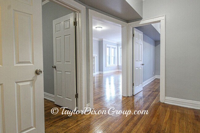 Foto del edificio - 6611 S Greenwood Ave