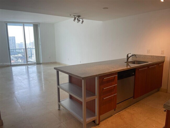 Foto del edificio - 185 SW 7th St