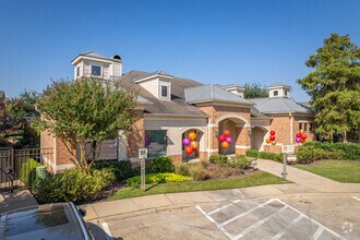 Building Photo - The Fountains at Almeda