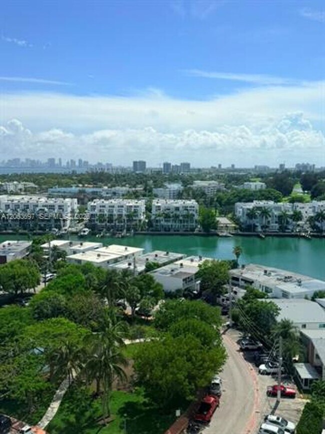Foto del edificio - 7441 Wayne Ave