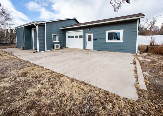 3800 1/2 Templeton Gap Road - 3800 1/2 Templeton Gap Road House