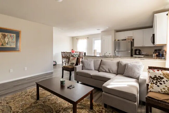 Foto del edificio - 8234 Glasgow Dr