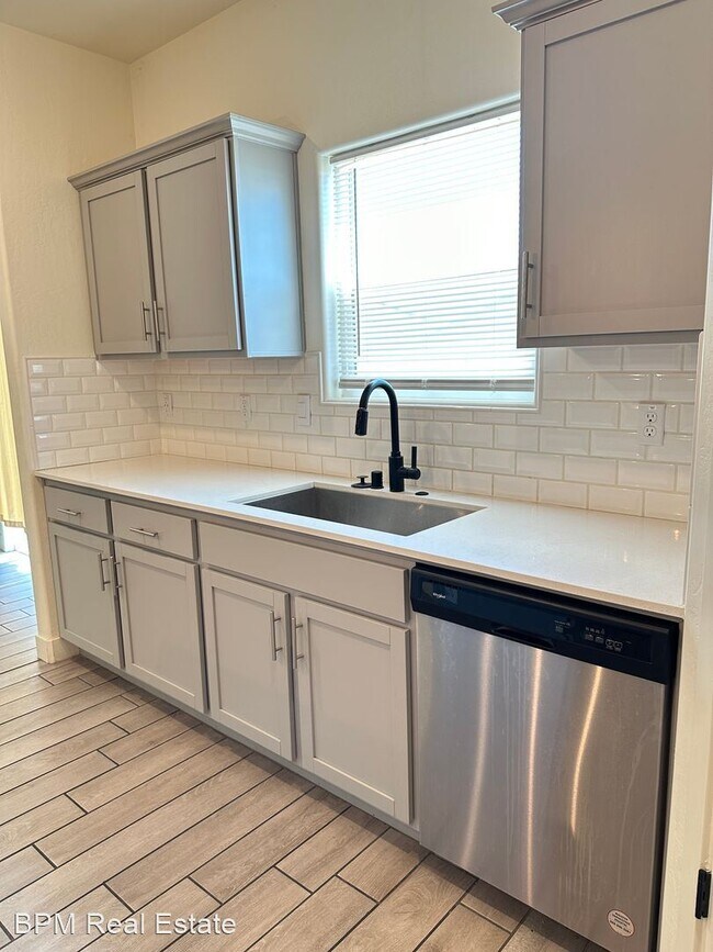 Building Photo - 5 br, 4 bath House - 6117 Pareto Pl