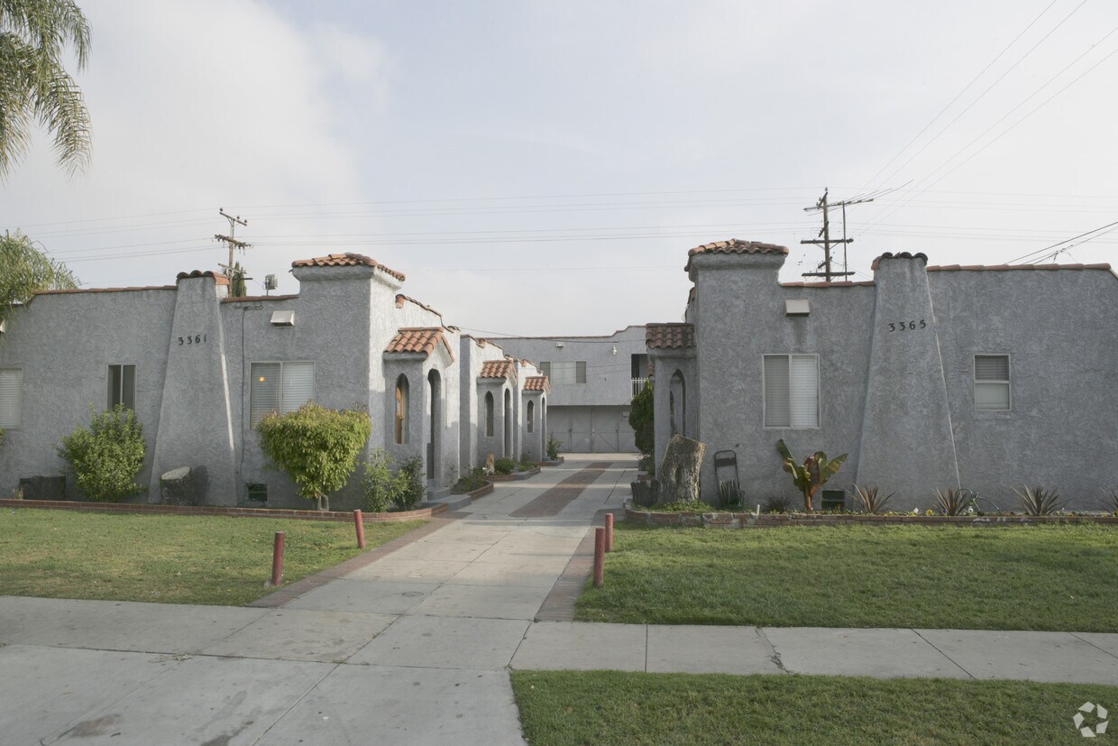 Primary Photo - 3361-3365 Liberty Blvd