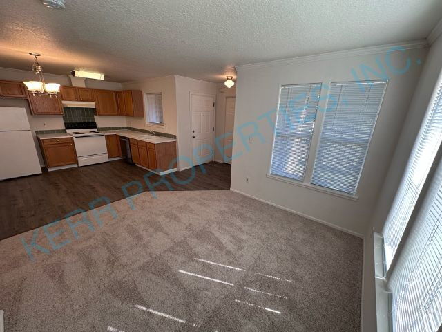 Foto del edificio - FREE RENT! Charming 2-Bed Condo Retreat in...