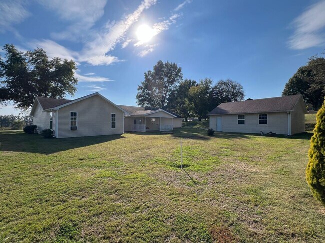 Building Photo - 398 Shady Brook Dr