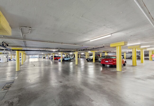Foto del edificio - 7500 Mason Ave