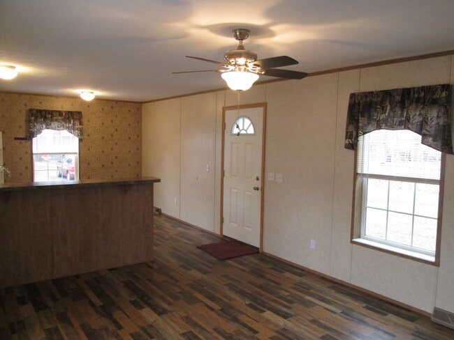 Building Photo - 576 W Forest Grove Rd