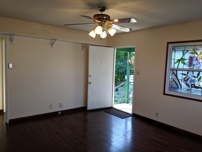 Building Photo - Property Glassell