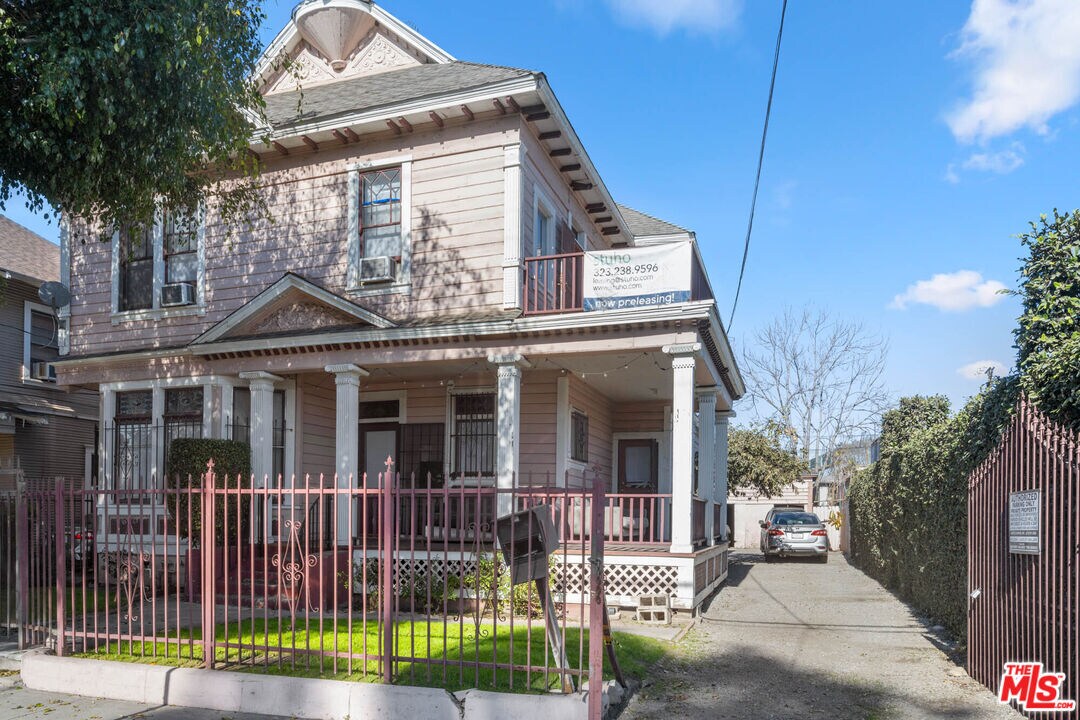 Foto principal - 1223 W 23rd St
