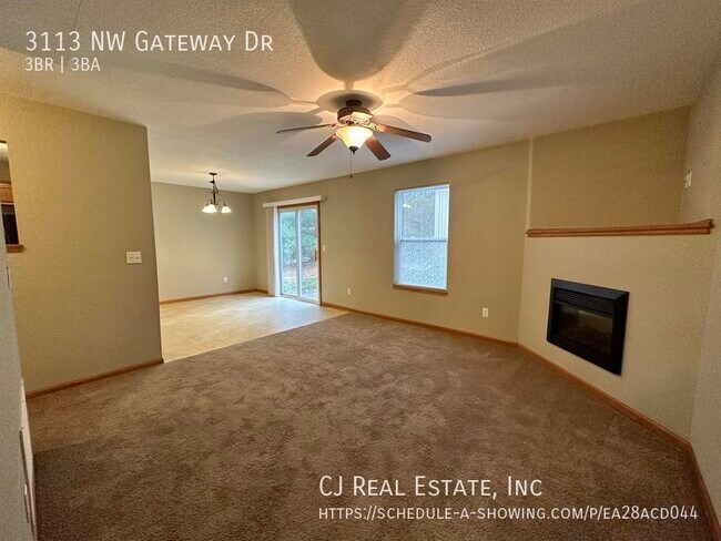 Foto del edificio - 3113 NW Gateway Dr