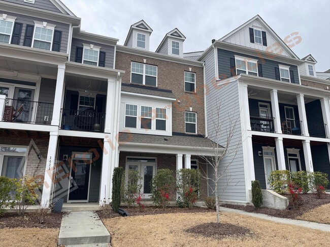 Foto del edificio - Charming 3 Story 4 Bedrooms with 1st Floor Guest Suite Townhome @ Smith Farm, Apex, Available Dec...
