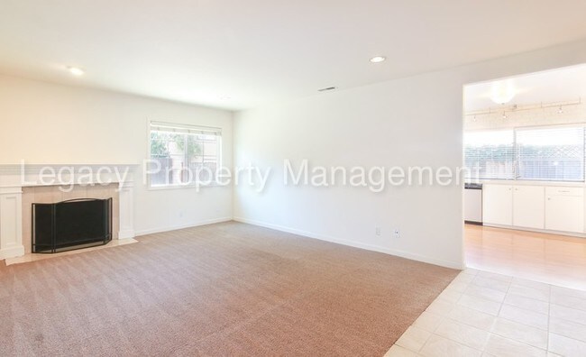 Building Photo - 474 Madison Dr