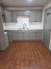 Building Photo - 817 Hairston St