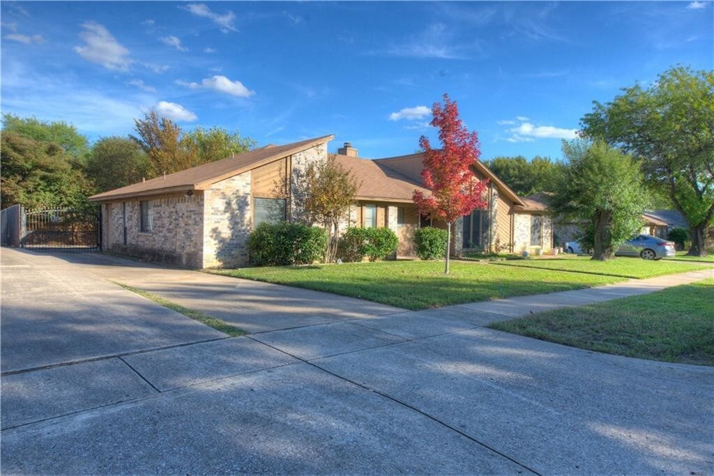 Primary Photo - 810 Blessing Creek Dr