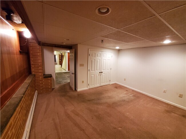 Building Photo - 802 13th St