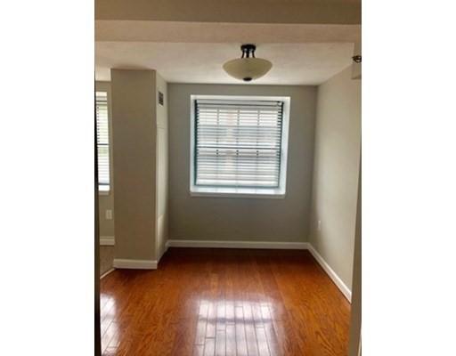 Foto del edificio - 1 bedroom in Lowell MA 01852