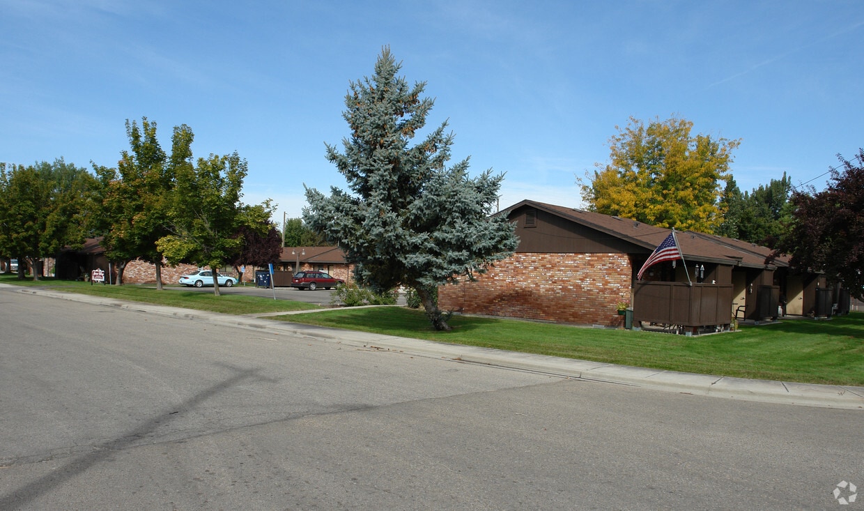 LEISURE VILLAGE X Apartments in Middleton, ID