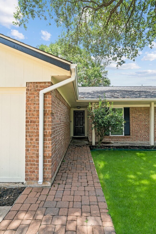 Foto del edificio - 2523 Village Oak Dr.