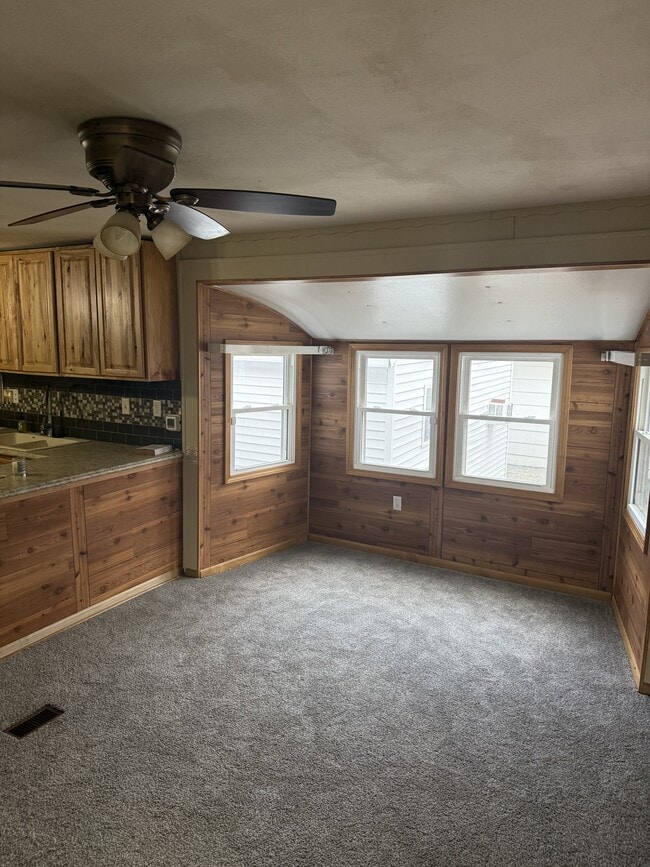 Building Photo - 11322 W Paradise Rd