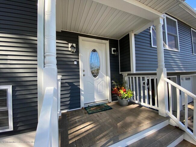 Building Photo - 210 Teal Rd