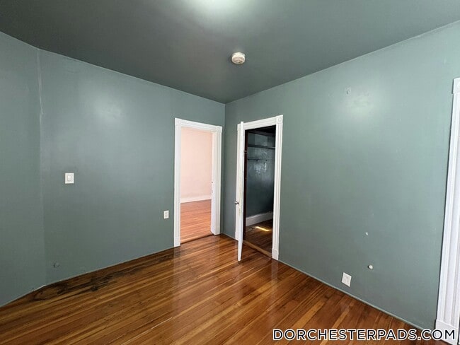 Building Photo - 6 Taft St