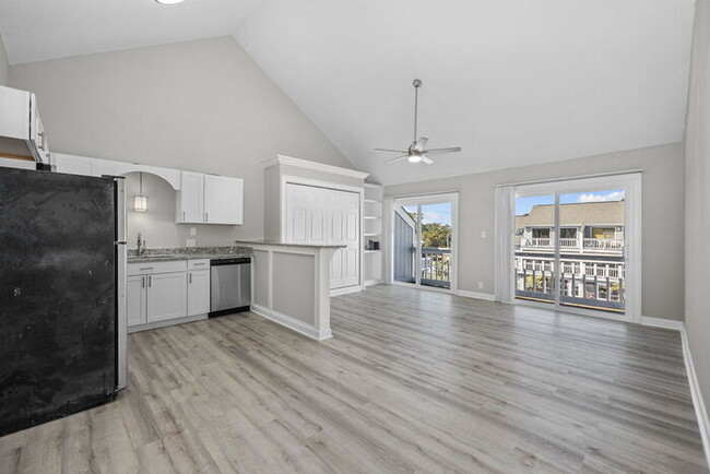 Building Photo - 3700 Golf Colony Ln