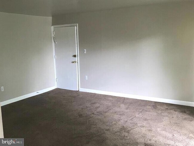 Building Photo - 9282 Adelphi Rd