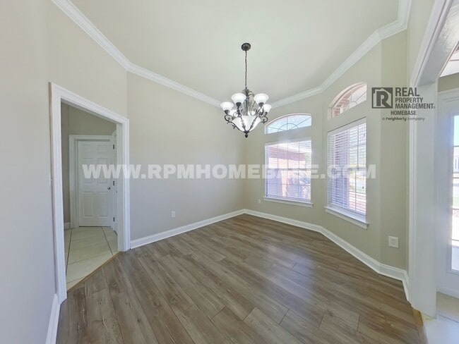 Foto del edificio - ELEGANT 4/3 + OFFICE IN GATED CHANAN ESTATES | Gas Fireplace + Formal Dining!