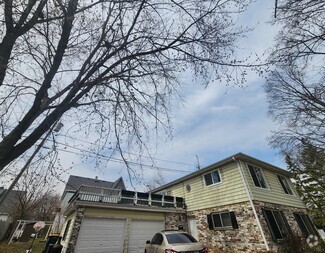 Building Photo - 2055 S 80th St