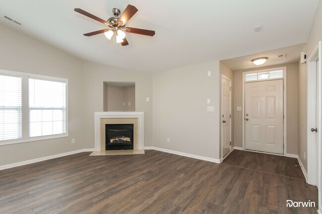 Building Photo - 1535 Oakdale Green Dr