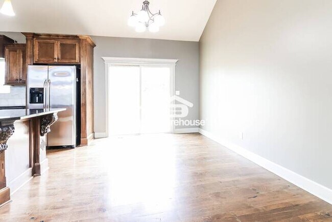 Foto del edificio - Beautiful 4 bed, 3 bath in Raymore!