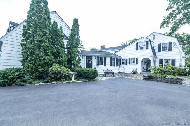 Foto del edificio - 453 Chestnut Hill Rd
