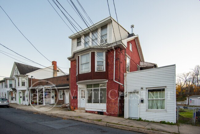 Building Photo - 224 State St