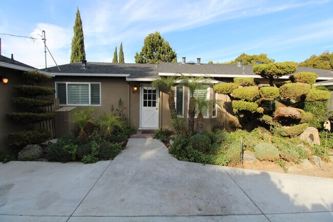 Building Photo - 201 Cypress Ave