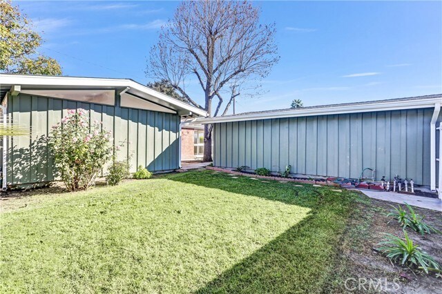 Building Photo - 1891 Wright St