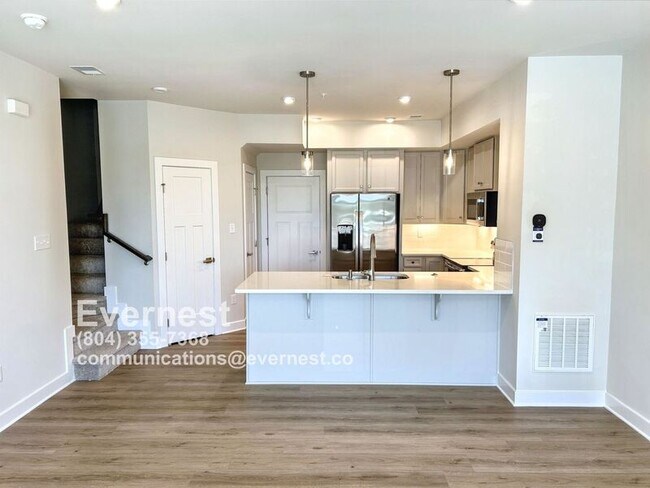 Foto del edificio - 12112 Calgary Lp