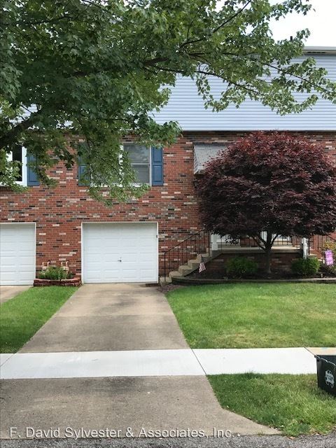 Primary Photo - 102 Parkridge Ln