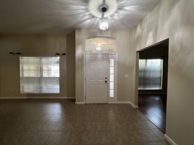 Foto del edificio - 3466 Laurel Leaf Dr