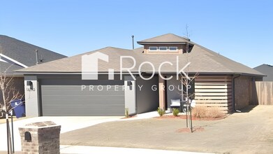 Building Photo - 16140 Drywater Dr
