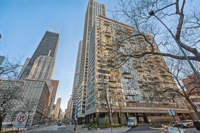 Primary Photo - 1000 N Lake Shore Dr