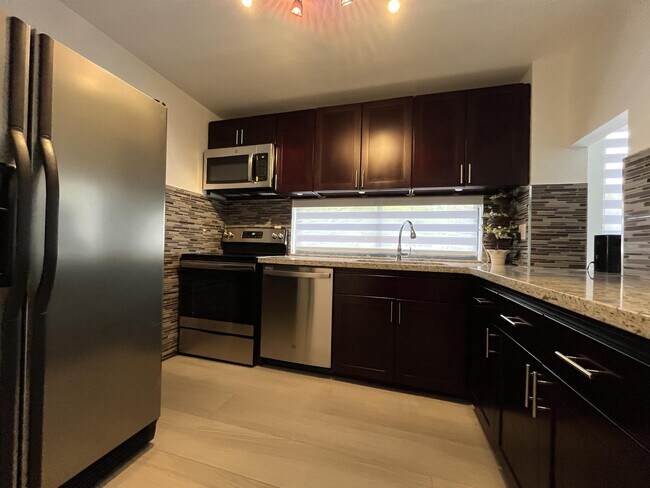 Foto del edificio - 16919 N Bay Rd