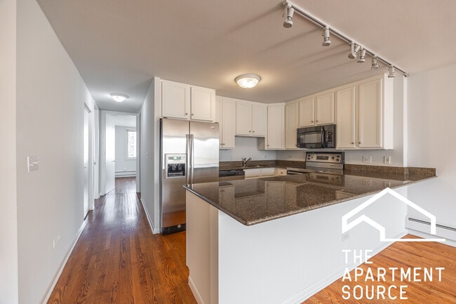 Photo - 1344 N Dearborn St Apartment