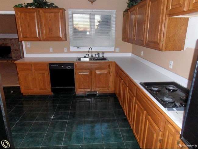 Building Photo - 48737 Cross Creek Dr