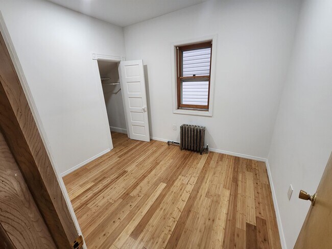 Building Photo - 460 Ave E