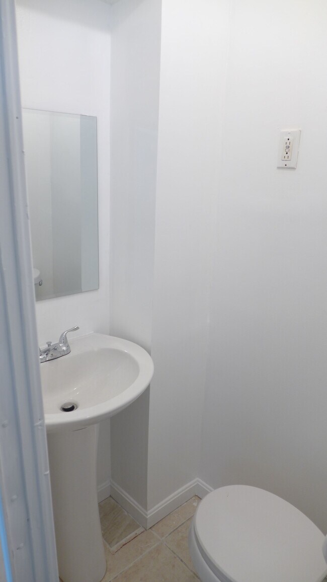 Foto del edificio - 225 S Eaton St