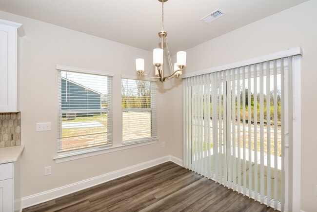 Foto del edificio - 3627 Mathewson Way