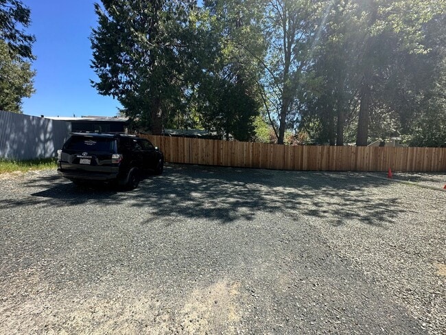 Foto del edificio - Newly Renovated 3 Bedroom 2 Bathroom Close to Town